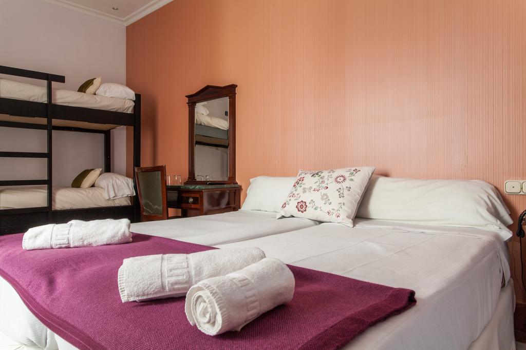 Hotel Baco Seville Room photo
